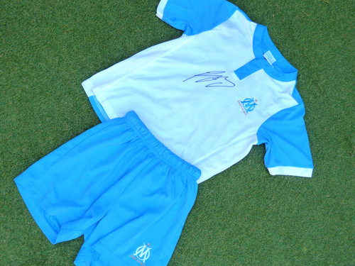 Maillot short signé - +,